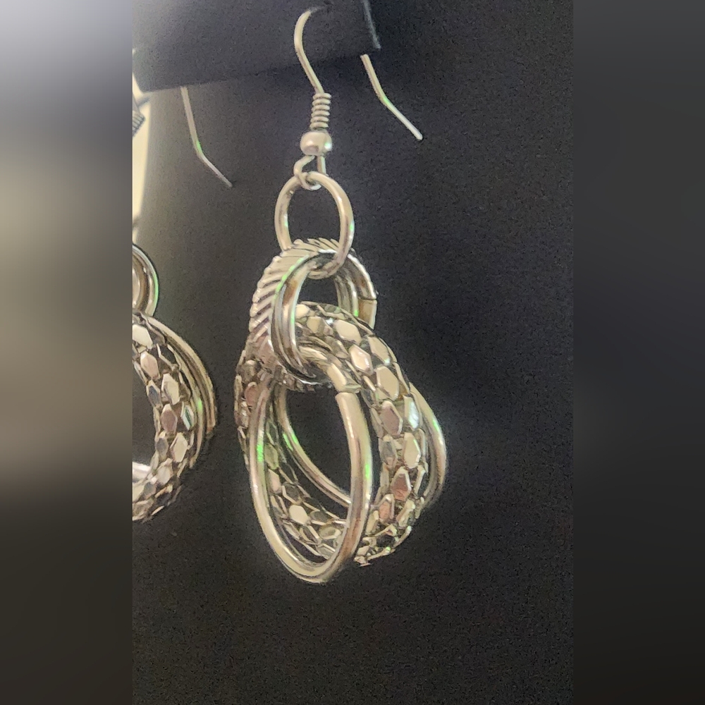 Elegant Silver Tone Chain Necklace and Earring Set - Picture 9 of 10